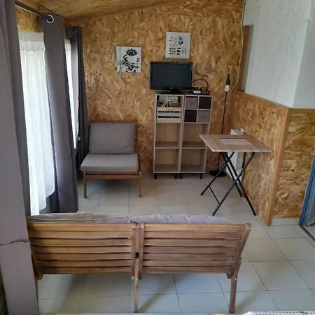 Holiday home Chez Cecile A Lagnes, Aux Portes Du Luberon