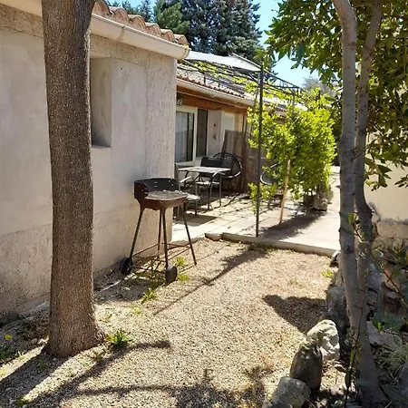 Holiday home Chez Cecile A Lagnes, Aux Portes Du Luberon *